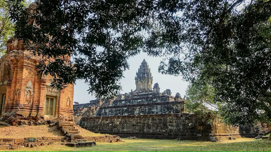 In the 9th century, the capital of the pre-Angkor Khmer empire was moved from the Kulen Mountains to Hariharalaya where the Roluos group of temples can now be found.